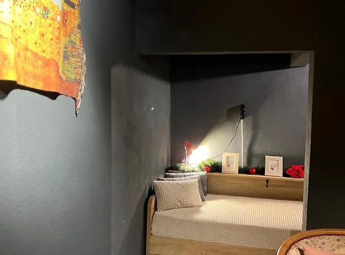 The Cave Vintage Apartment, City, Bulgaria شقة فارنا